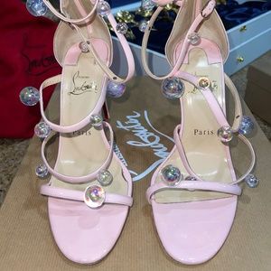 Christian Louboutin US 38